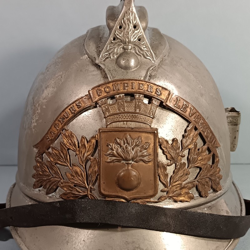 CASQUE D'OFFICIER DES SAPEURS-POMPIERS DE LA VILLE DE LE VERSOUD (ISERE) MODELE 1885 1895 COMPLET